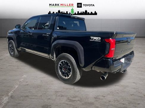 Used 2025 Toyota Tacoma TRD Off-Road AWD/4WD image 3