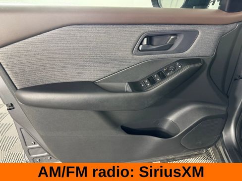 Used 2023 Nissan Rogue S image 10