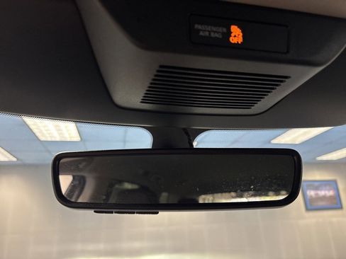 Used 2023 Nissan Pathfinder SL image 32