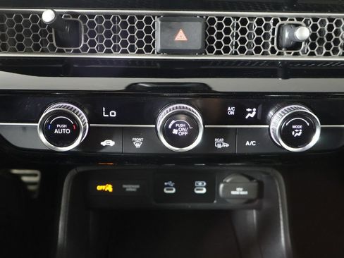 Used 2025 Honda Civic Sport image 40