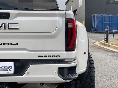 Used 2025 GMC Sierra 3500 Denali Ultimate image 23