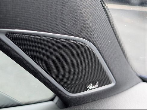 Used 2016 Volkswagen Golf R 4-Door image 18