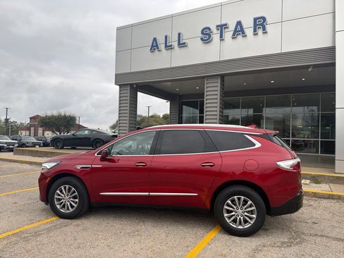 Used 2024 Buick Enclave Premium image 8