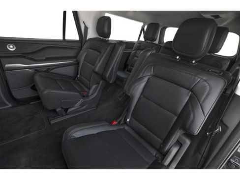 New 2026 Lincoln Navigator L Reserve AWD/4WD image 15