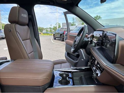 New 2026 Chevrolet Tahoe High Country AWD/4WD image 16