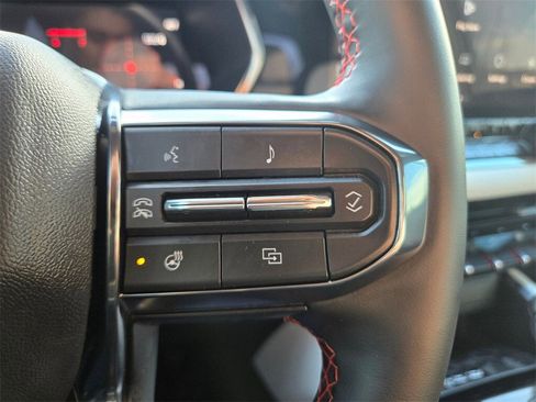 Used 2024 GMC Canyon AT4X image 19