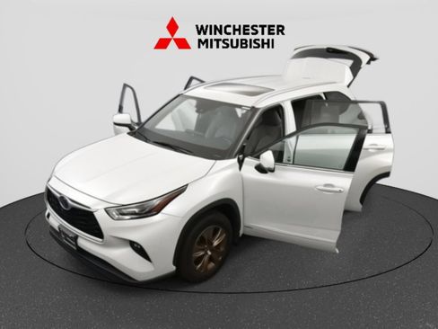 Used 2022 Toyota Highlander Bronze Edition image 32