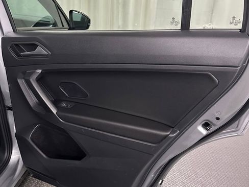 Used 2021 Volkswagen Tiguan SE R-Line w/ 3rd Row Seat Package AWD/4WD image 35