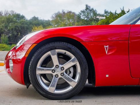 Used 2006 Pontiac Solstice Convertible w/ Premium Package image 4