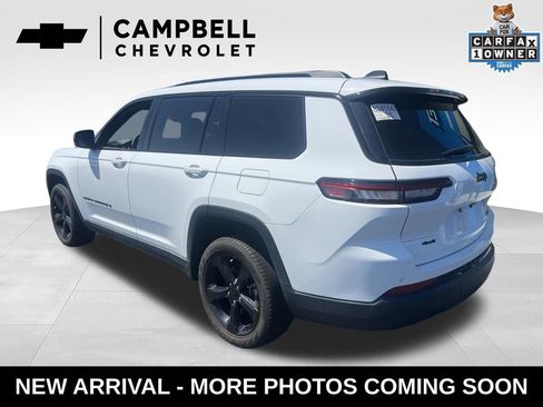 Used 2023 Jeep Grand Cherokee L Limited w/ Black Appearance Package AWD/4WD image 3
