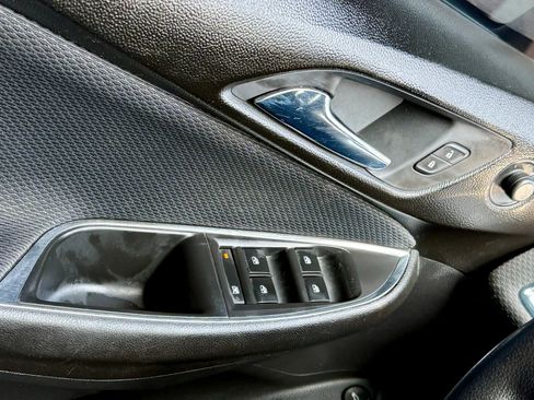 Used 2018 Chevrolet Cruze LT w/ RS Package image 19