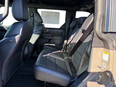 New 2025 Ford Bronco Outer Banks w/ Sasquatch Package image 16