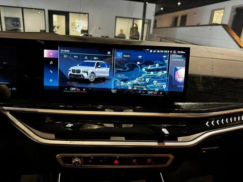 Used 2023 BMW X7 xDrive40i w/ M Sport Package AWD/4WD image 13