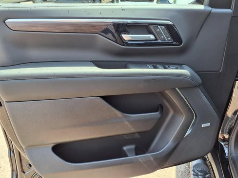 New 2026 Chevrolet Suburban Z71 w/ Comfort Package AWD/4WD image 12