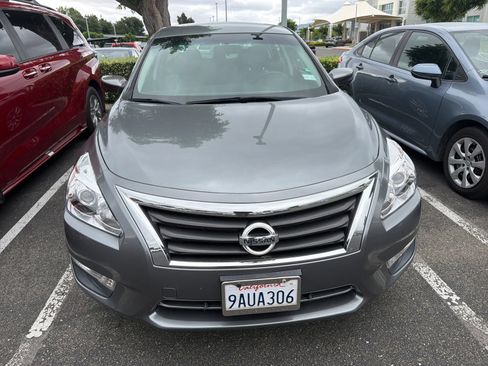 Used 2014 Nissan Altima 2.5 S FWD image 2