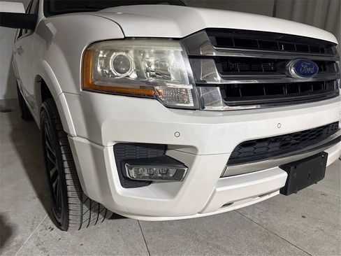 Used 2017 Ford Expedition EL Limited w/ Equipment Group 301A image 18