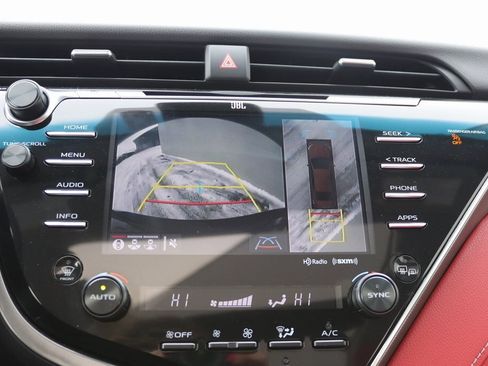 Used 2018 Toyota Camry XSE image 18