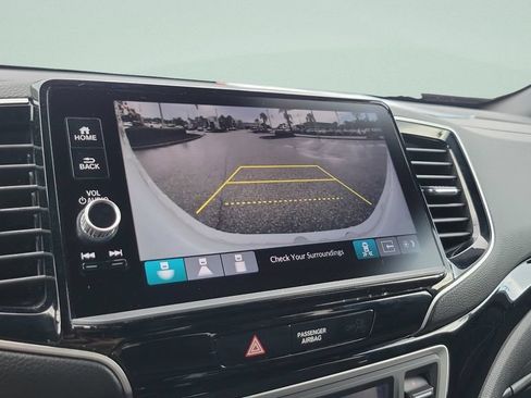 Used 2025 Honda Ridgeline Black Edition image 17