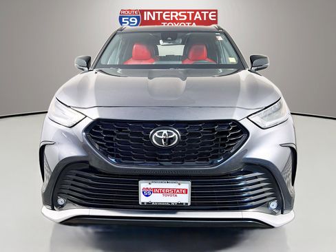 Used 2023 Toyota Highlander XSE image 2