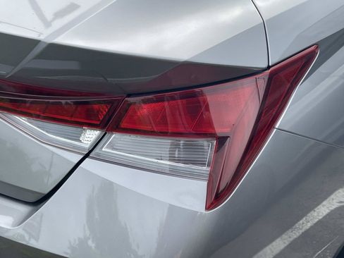 Used 2023 Hyundai Elantra SEL w/ Convenience Package FWD image 6