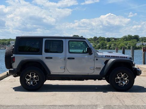 Used 2019 Jeep Wrangler Unlimited Rubicon w/ Cold Weather Group AWD/4WD image 5