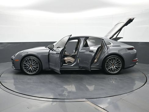 Certified 2025 Porsche Panamera 4 AWD/4WD image 30
