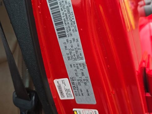 Used 2017 Jeep Wrangler Unlimited Rubicon w/ Connectivity Group AWD/4WD image 18