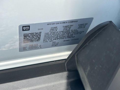 Used 2025 Chevrolet Trax LT w/ Driver Confidence Package FWD image 25