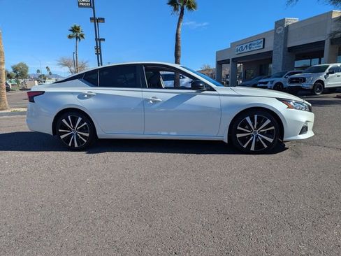 Used 2019 Nissan Altima 2.5 SR image 2