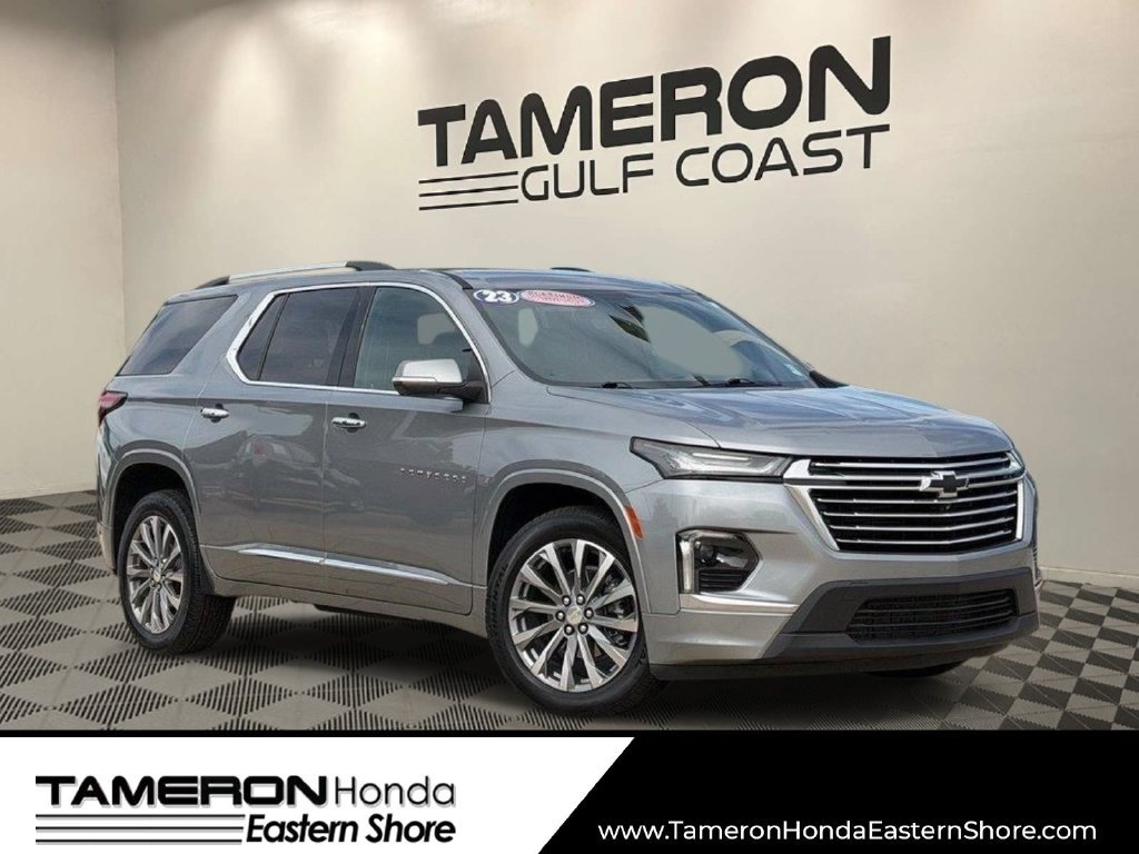 Used 2023 Chevrolet Traverse Premier FWD image 1