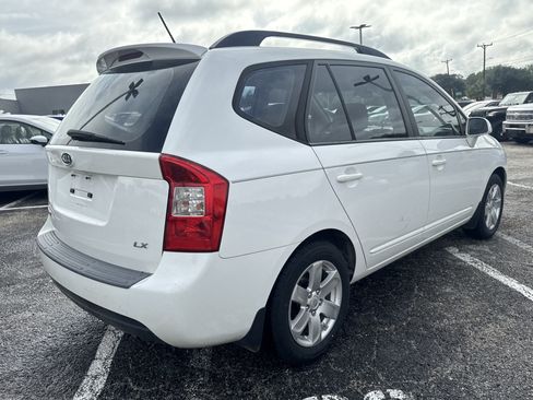 Used 2009 Kia Rondo LX FWD image 5