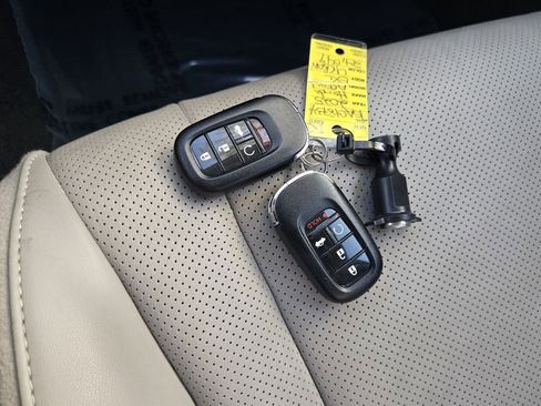 Certified 2025 Honda Accord EX-L image 18