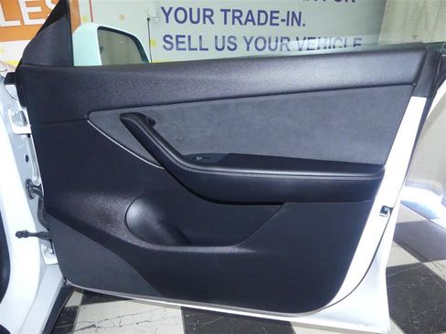 Used 2021 Tesla Model Y Long Range AWD/4WD image 21