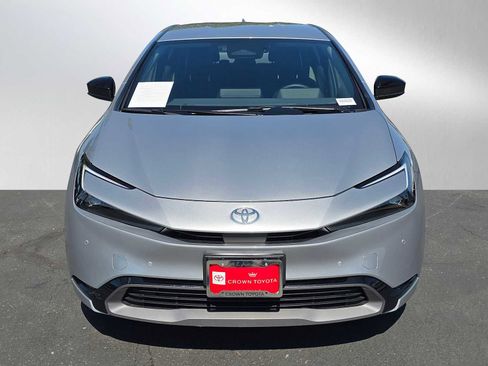 Used 2025 Toyota Prius XLE FWD image 8