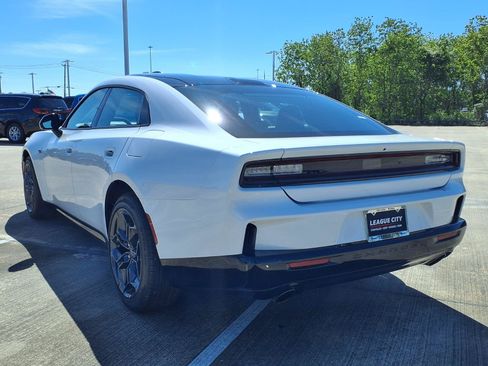 New 2026 Dodge Charger R/T w/ Blacktop Package AWD/4WD image 2