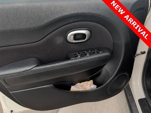Used 2018 Kia Soul + image 15