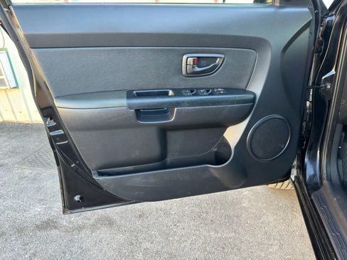 Used 2011 Kia Soul image 2