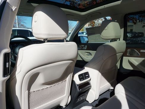 New 2026 Mercedes-Benz GLS 450 4MATIC image 15