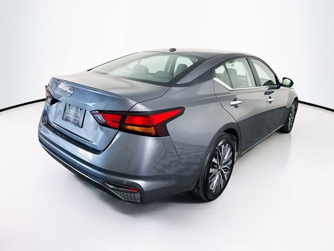 Used 2025 Nissan Altima 2.5 SV image 9