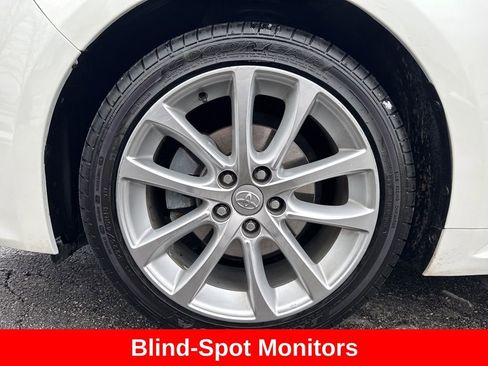 Used 2014 Toyota Avalon Limited image 10