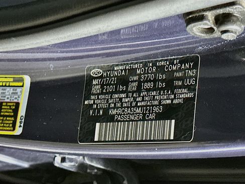 Used 2021 Hyundai Venue FWD image 12