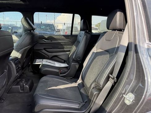 New 2025 Jeep Grand Cherokee L Altitude RWD image 18