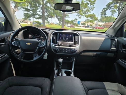 Used 2022 Chevrolet Colorado LT w/ LT Convenience Package RWD image 12