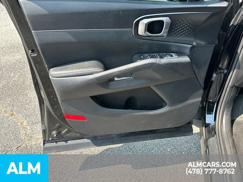 Used 2022 Kia Sorento S FWD image 11