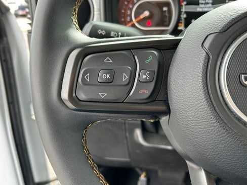 Used 2024 Jeep Gladiator Sport image 26