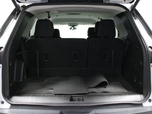 Used 2020 Chevrolet Traverse LT FWD image 15