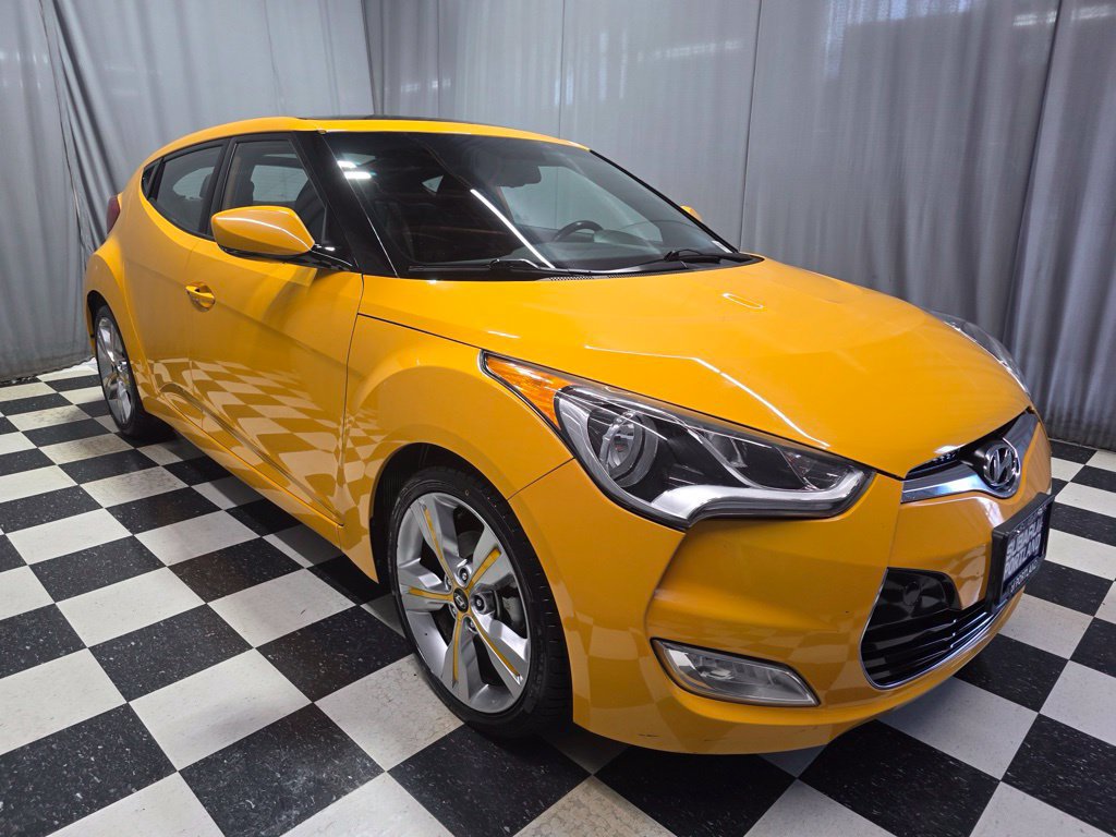 Used 2017 Hyundai Veloster Value Edition FWD image 3
