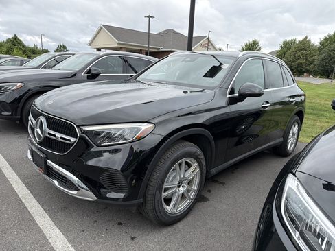 Used 2023 Mercedes-Benz GLC 300 4MATIC image 4