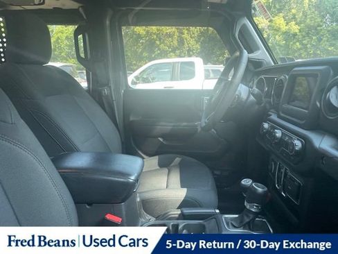 Used 2023 Jeep Gladiator Sport AWD/4WD image 15