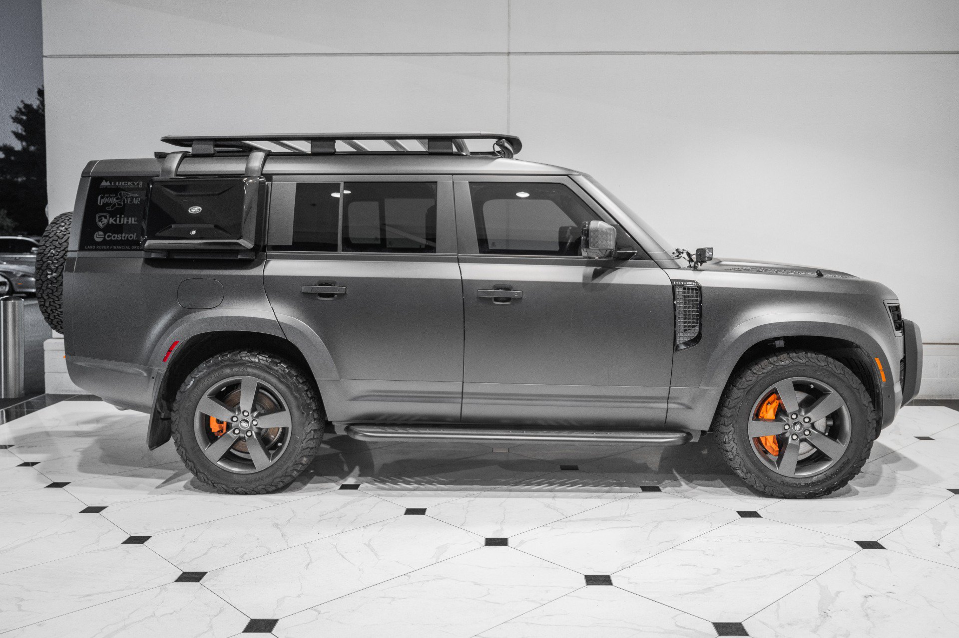 Used 2023 Land Rover Defender 130 SE AWD/4WD image 6